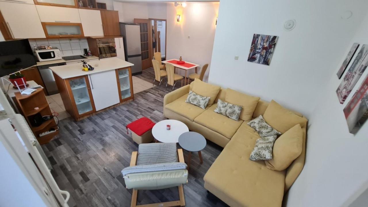Center Cosy Apartment سكوبجي المظهر الخارجي الصورة